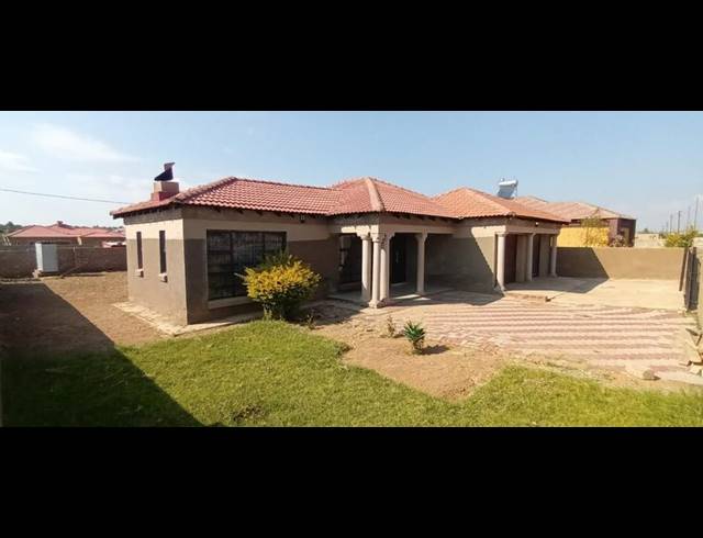 4 BEDROOM HOUSE FOR SALE IN MANKWENG